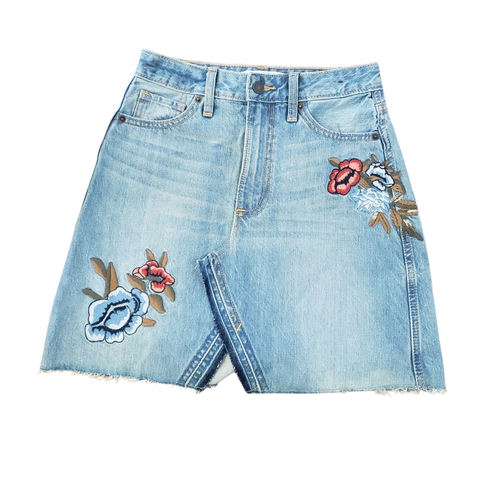 Abercrombie & Fitch Blue Denim Jean Skirt. Floral. Slit. Size 00 W 24
